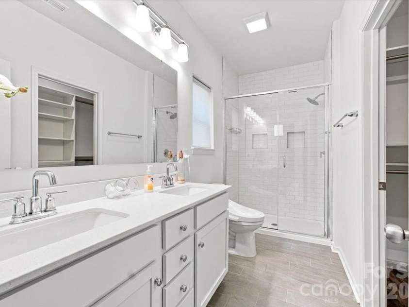 24550 Blue Heron Circle, Lancaster, SC 29720.  MLS# CAR4428673, YatesRealty ID 54208. Primary bathroom