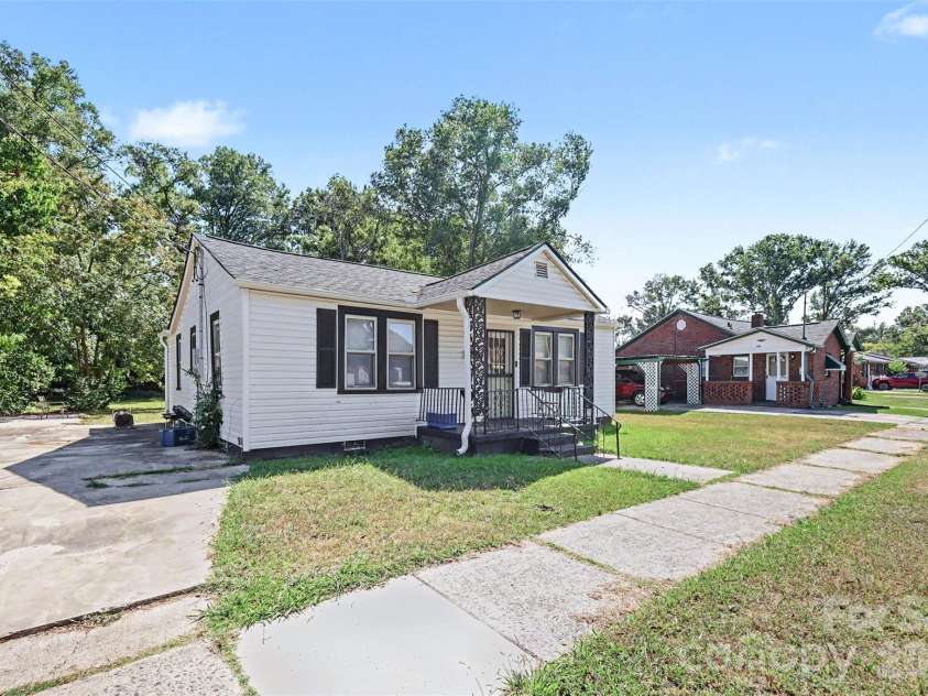 1013 Martin Avenue, Rock Hill, SC 29730.  MLS# CAR4428779, YatesRealty ID 54209. 