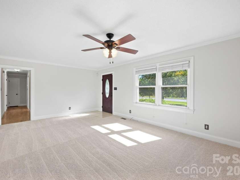 604 Park Avenue, Mooresville, NC 28115.  MLS# CAR4428577, YatesRealty ID 54210. 