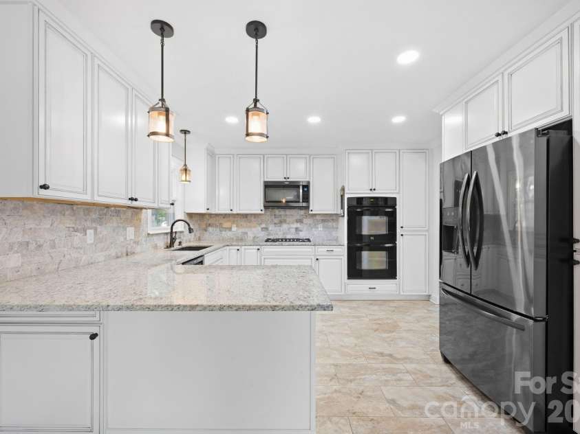 604 Park Avenue, Mooresville, NC 28115.  MLS# CAR4428577, YatesRealty ID 54210. 