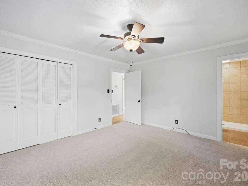 604 Park Avenue, Mooresville, NC 28115.  MLS# CAR4428577, YatesRealty ID 54210. 