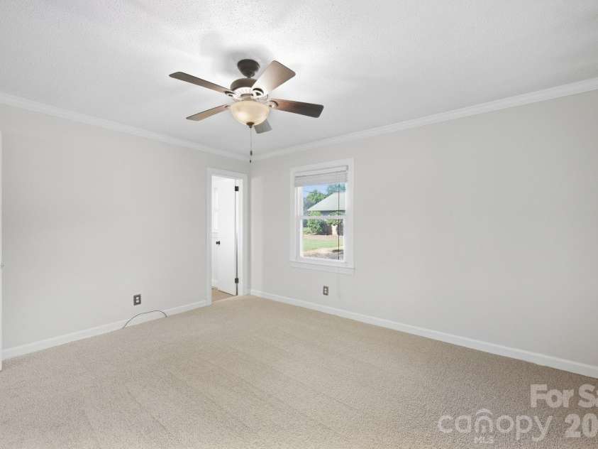 604 Park Avenue, Mooresville, NC 28115.  MLS# CAR4428577, YatesRealty ID 54210. 