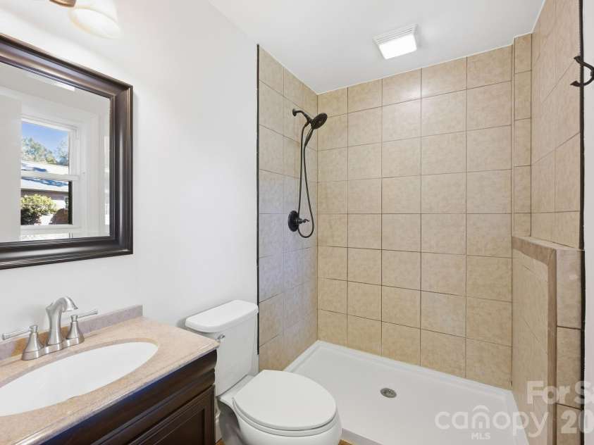 604 Park Avenue, Mooresville, NC 28115.  MLS# CAR4428577, YatesRealty ID 54210. 
