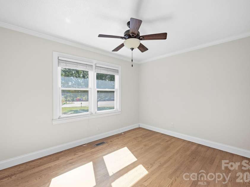 604 Park Avenue, Mooresville, NC 28115.  MLS# CAR4428577, YatesRealty ID 54210. 