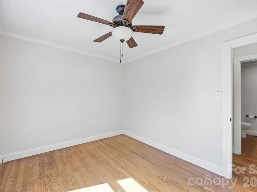 604 Park Avenue, Mooresville, NC 28115.  MLS# CAR4428577, YatesRealty ID 54210. 