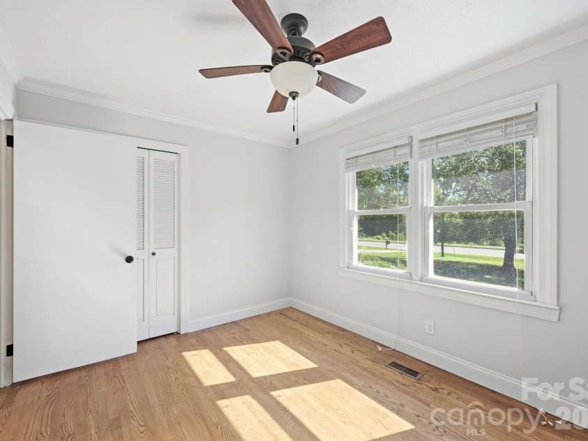 604 Park Avenue, Mooresville, NC 28115.  MLS# CAR4428577, YatesRealty ID 54210. 
