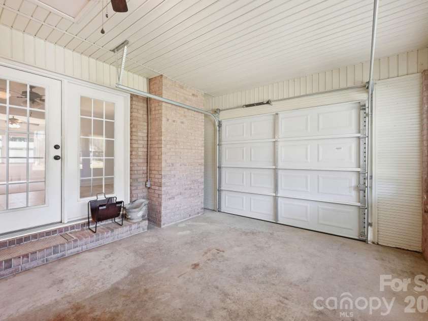604 Park Avenue, Mooresville, NC 28115.  MLS# CAR4428577, YatesRealty ID 54210. 