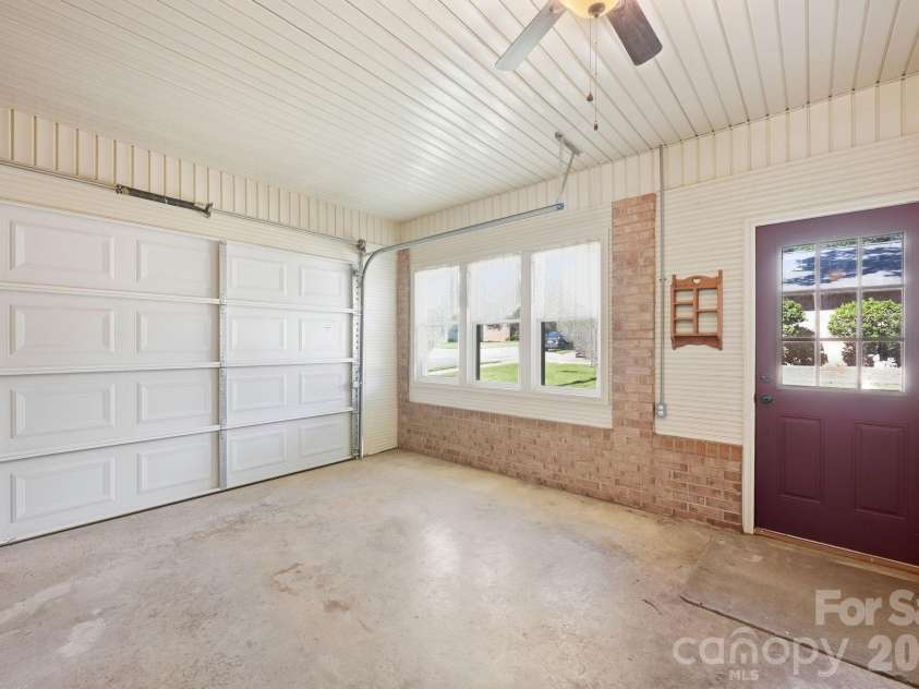 604 Park Avenue, Mooresville, NC 28115.  MLS# CAR4428577, YatesRealty ID 54210. 