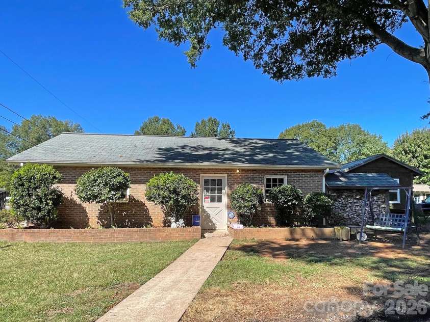 604 Park Avenue, Mooresville, NC 28115.  MLS# CAR4428577, YatesRealty ID 54210. 
