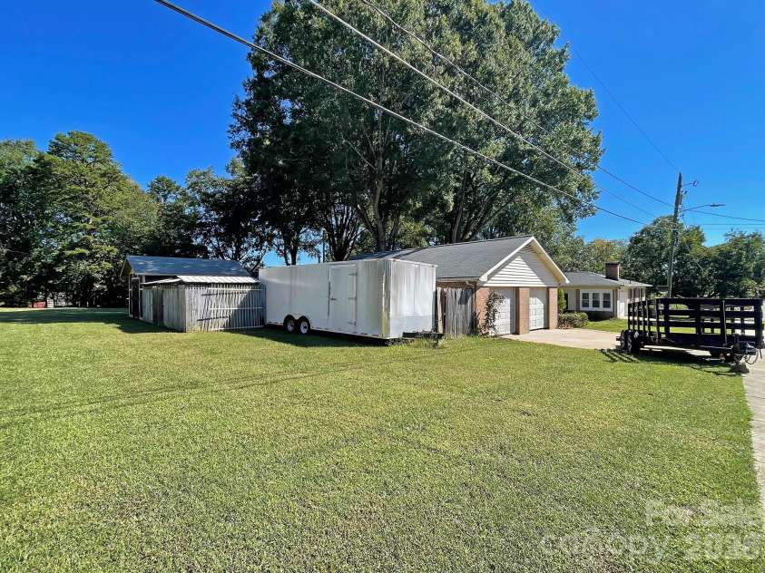604 Park Avenue, Mooresville, NC 28115.  MLS# CAR4428577, YatesRealty ID 54210. 