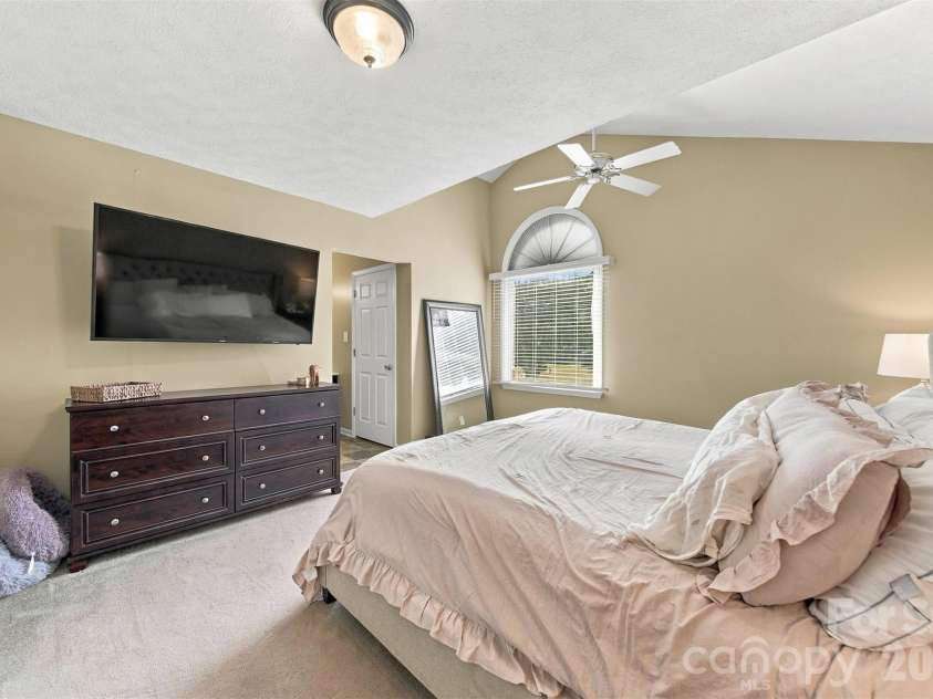 1256 Willow Drive, Morganton, NC 28655.  MLS# CAR4430614, YatesRealty ID 54211. 