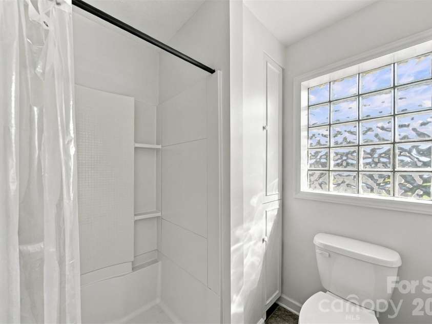 1256 Willow Drive, Morganton, NC 28655.  MLS# CAR4430614, YatesRealty ID 54211. 