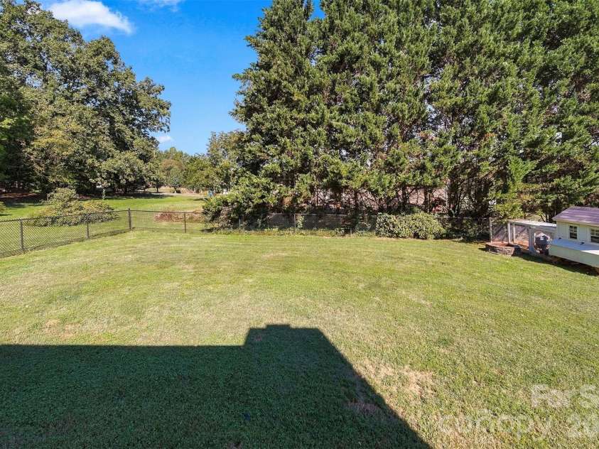 1256 Willow Drive, Morganton, NC 28655.  MLS# CAR4430614, YatesRealty ID 54211. 