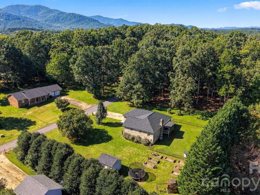 1256 Willow Drive, Morganton, NC 28655.  MLS# CAR4430614, YatesRealty ID 54211. 