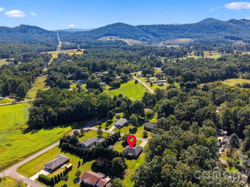 1256 Willow Drive, Morganton, NC 28655.  MLS# CAR4430614, YatesRealty ID 54211. 