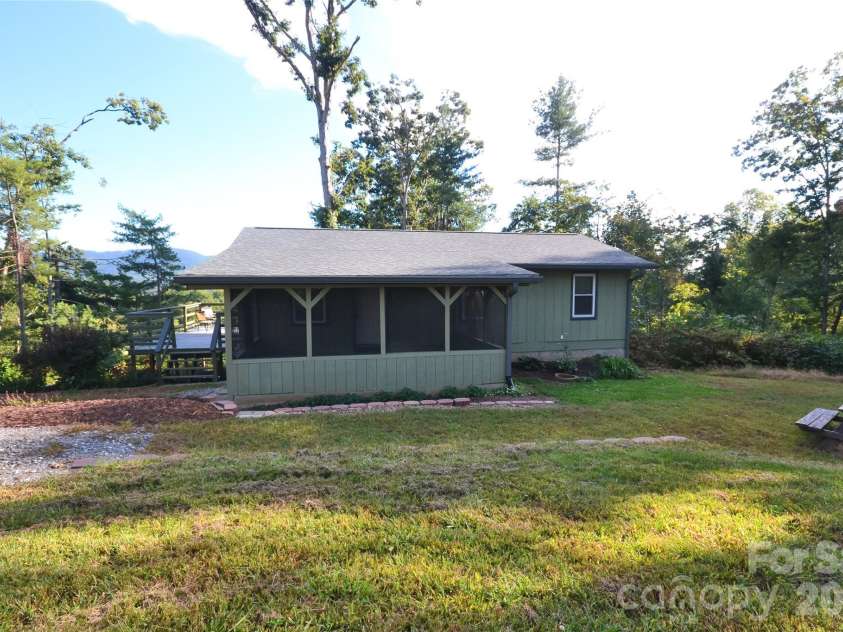 6 Mountain Oaks Drive, Fletcher, NC 28732.  MLS# CAR4429014, YatesRealty ID 54212. 