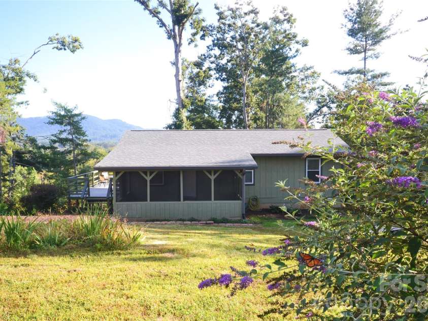 6 Mountain Oaks Drive, Fletcher, NC 28732.  MLS# CAR4429014, YatesRealty ID 54212. 