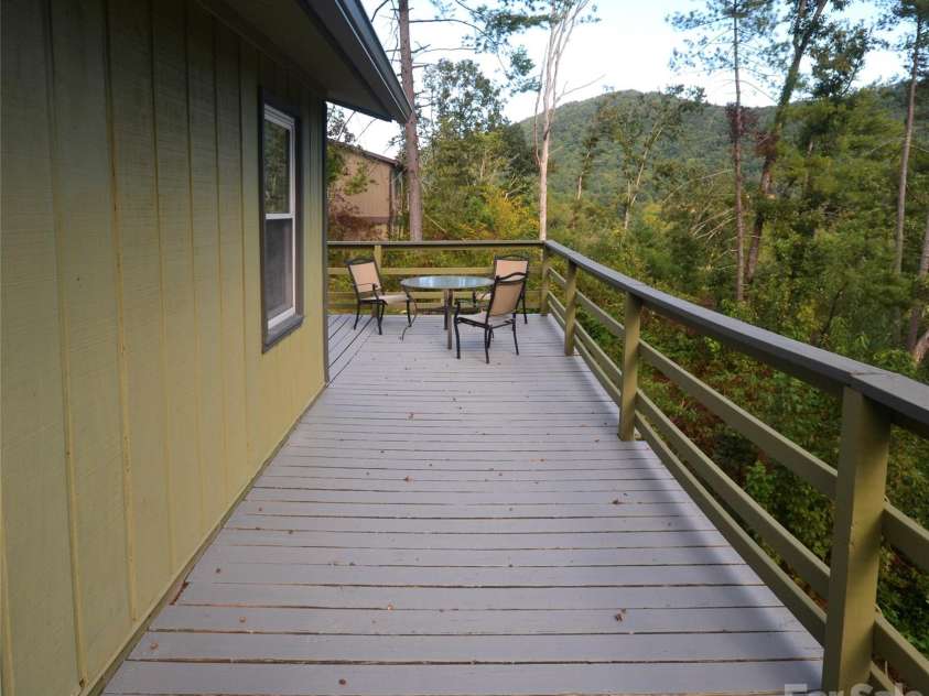 6 Mountain Oaks Drive, Fletcher, NC 28732.  MLS# CAR4429014, YatesRealty ID 54212. 