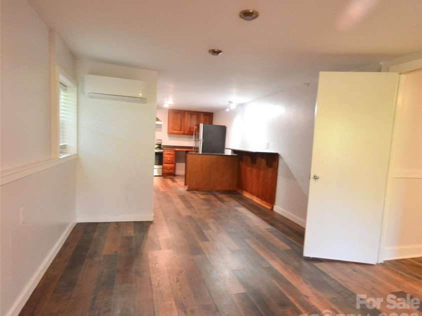 6 Mountain Oaks Drive, Fletcher, NC 28732.  MLS# CAR4429014, YatesRealty ID 54212. 