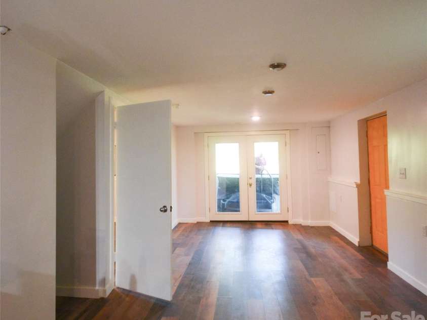 6 Mountain Oaks Drive, Fletcher, NC 28732.  MLS# CAR4429014, YatesRealty ID 54212. 