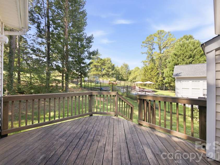 12022 Harmon Lane, Pineville, NC 28134.  MLS# CAR4430625, YatesRealty ID 54213. 