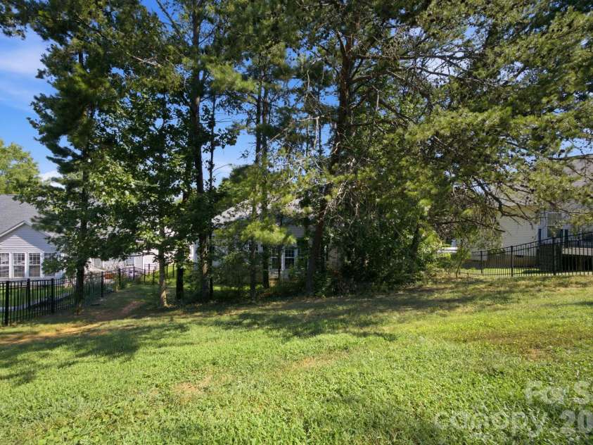 12022 Harmon Lane, Pineville, NC 28134.  MLS# CAR4430625, YatesRealty ID 54213. 