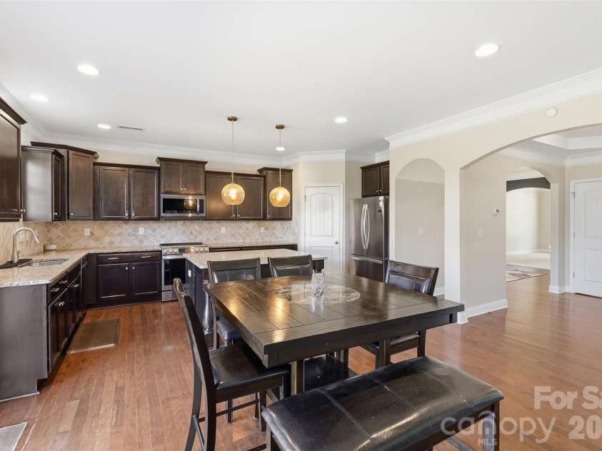 13507 David Jennings Avenue, Charlotte, NC 28213.  MLS# CAR4429756, YatesRealty ID 54215. Additional Dining Area