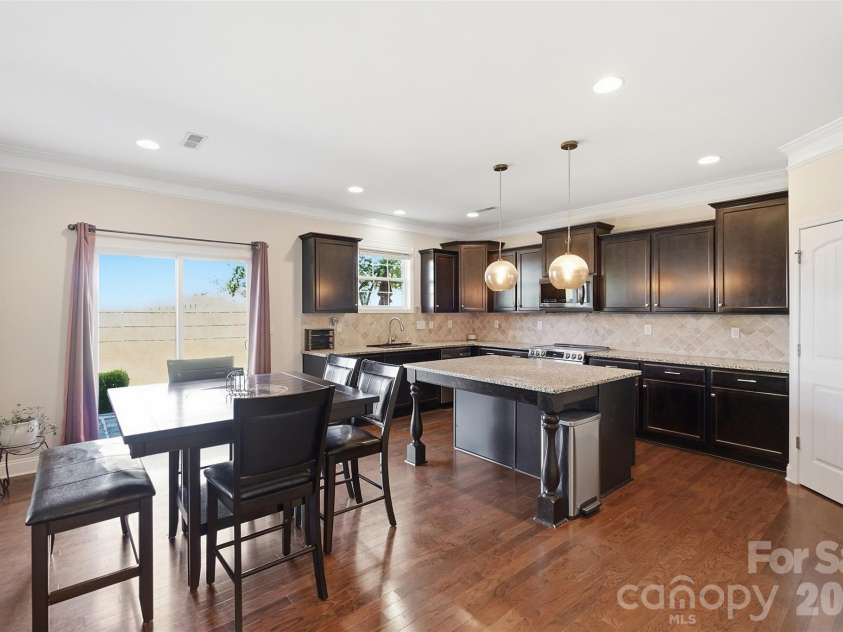 13507 David Jennings Avenue, Charlotte, NC 28213.  MLS# CAR4429756, YatesRealty ID 54215. Additional Dining Area
