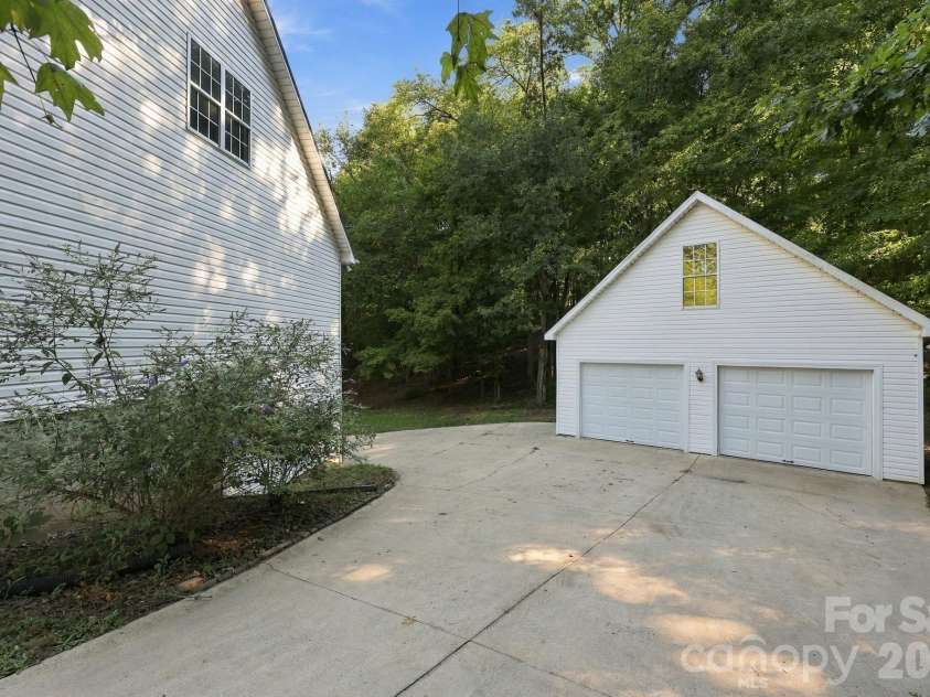 205 Colonial Avenue, Concord, NC 28025.  MLS# CAR4430236, YatesRealty ID 54217. 