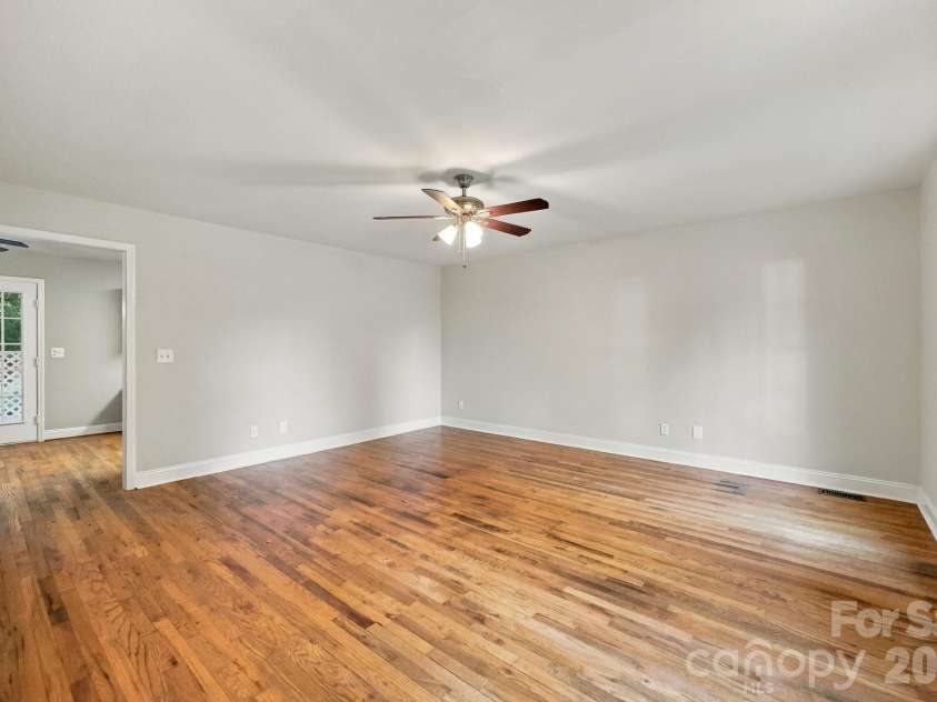 205 Colonial Avenue, Concord, NC 28025.  MLS# CAR4430236, YatesRealty ID 54217. 
