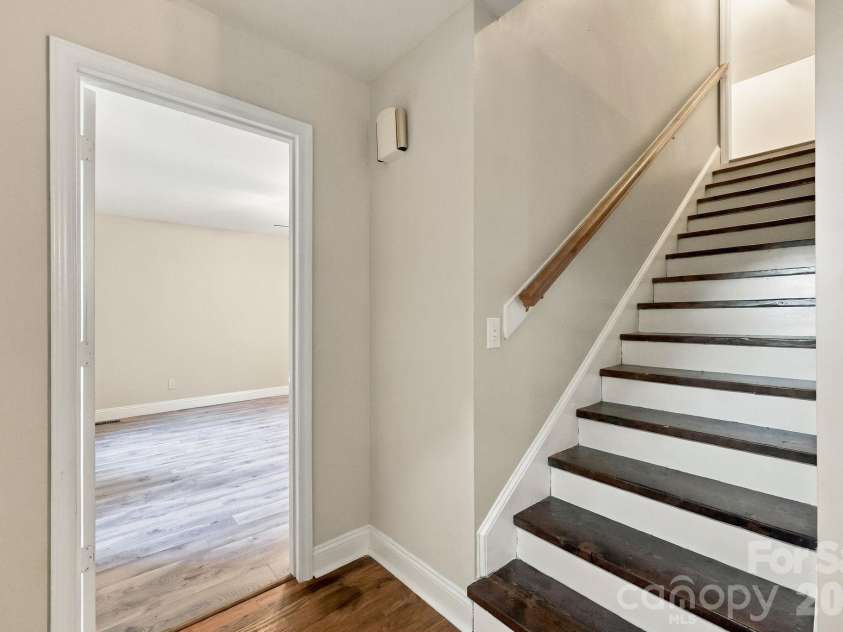 205 Colonial Avenue, Concord, NC 28025.  MLS# CAR4430236, YatesRealty ID 54217. 