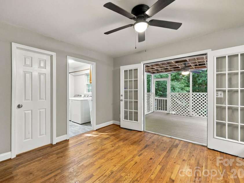 205 Colonial Avenue, Concord, NC 28025.  MLS# CAR4430236, YatesRealty ID 54217. 