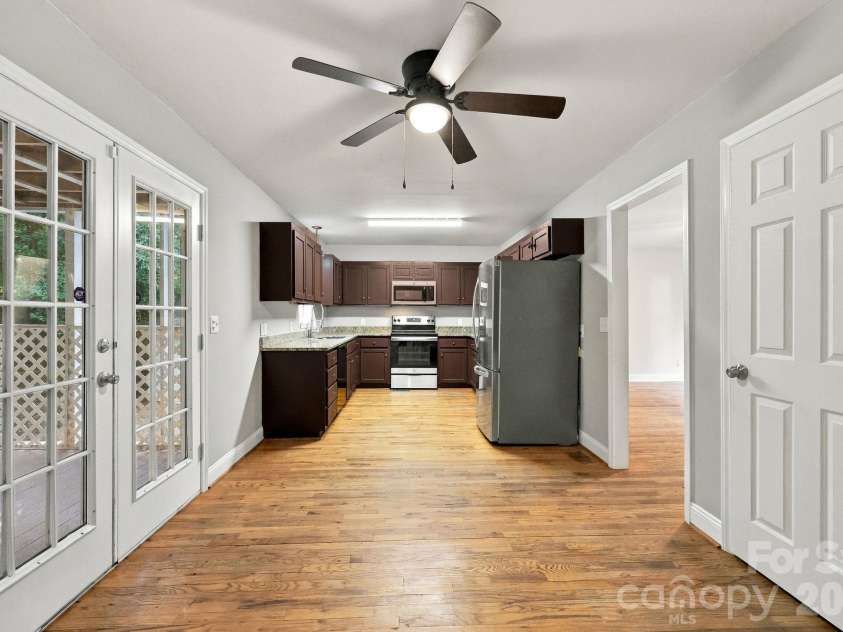 205 Colonial Avenue, Concord, NC 28025.  MLS# CAR4430236, YatesRealty ID 54217. 