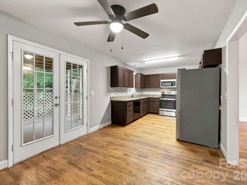 205 Colonial Avenue, Concord, NC 28025.  MLS# CAR4430236, YatesRealty ID 54217. 