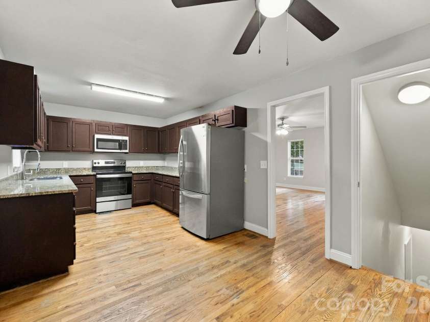 205 Colonial Avenue, Concord, NC 28025.  MLS# CAR4430236, YatesRealty ID 54217. 