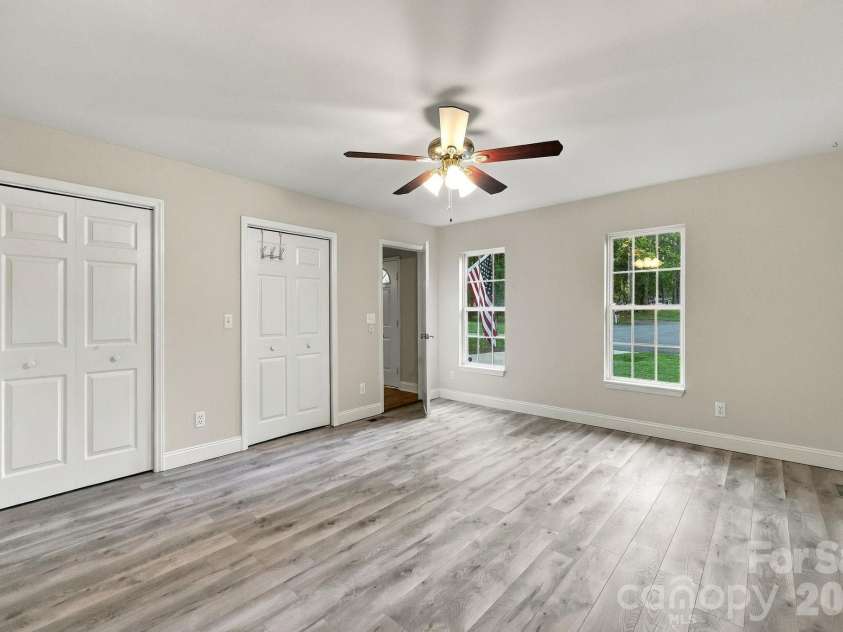 205 Colonial Avenue, Concord, NC 28025.  MLS# CAR4430236, YatesRealty ID 54217. 