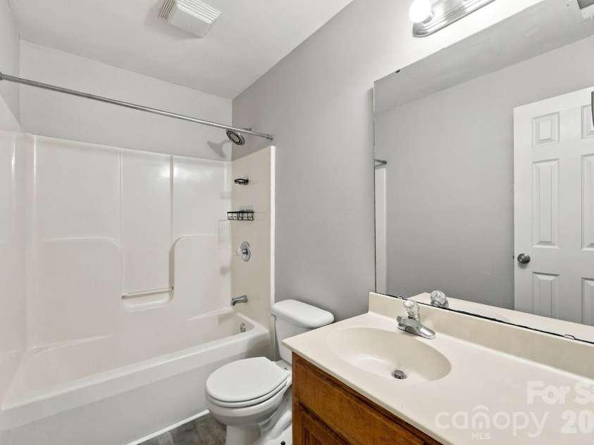 205 Colonial Avenue, Concord, NC 28025.  MLS# CAR4430236, YatesRealty ID 54217. 