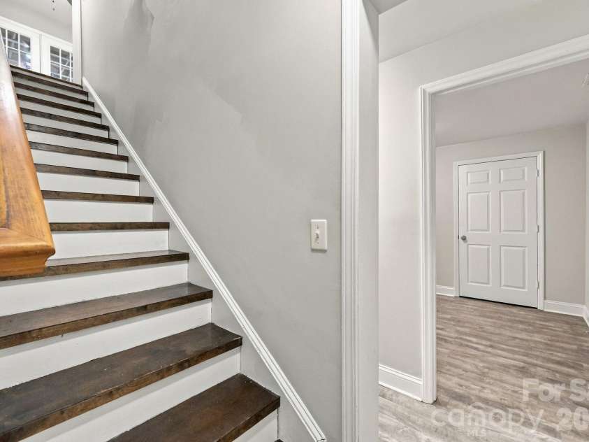 205 Colonial Avenue, Concord, NC 28025.  MLS# CAR4430236, YatesRealty ID 54217. 