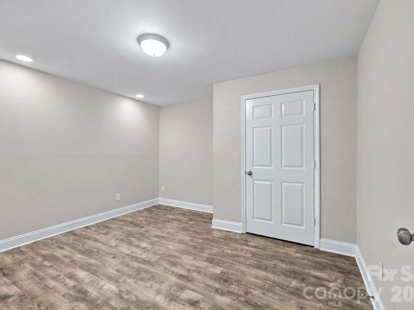 205 Colonial Avenue, Concord, NC 28025.  MLS# CAR4430236, YatesRealty ID 54217. 