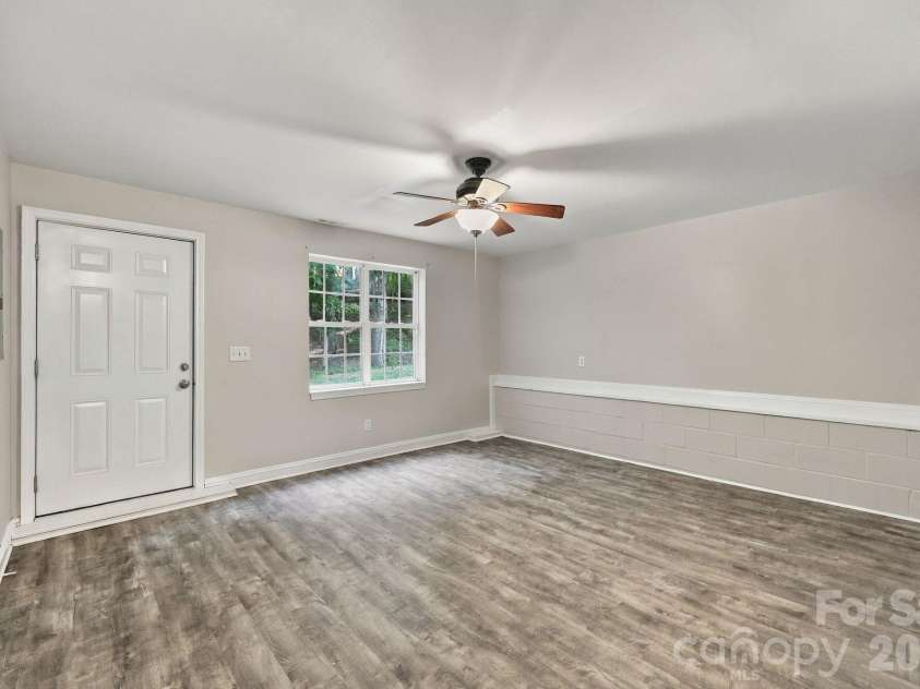 205 Colonial Avenue, Concord, NC 28025.  MLS# CAR4430236, YatesRealty ID 54217. 