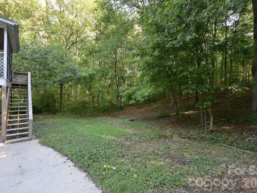 205 Colonial Avenue, Concord, NC 28025.  MLS# CAR4430236, YatesRealty ID 54217. 