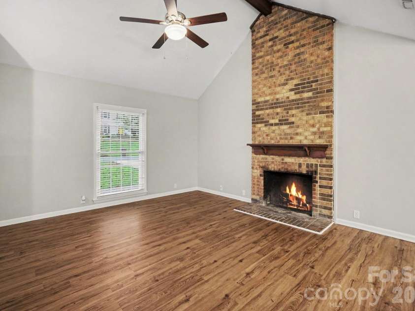 5508 Whistlewood Lane, Charlotte, NC 28208.  MLS# CAR4429497, YatesRealty ID 54218. 