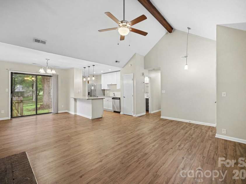 5508 Whistlewood Lane, Charlotte, NC 28208.  MLS# CAR4429497, YatesRealty ID 54218. 