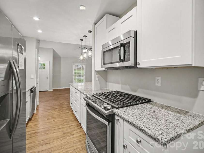 5508 Whistlewood Lane, Charlotte, NC 28208.  MLS# CAR4429497, YatesRealty ID 54218. 