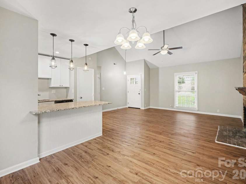 5508 Whistlewood Lane, Charlotte, NC 28208.  MLS# CAR4429497, YatesRealty ID 54218. 