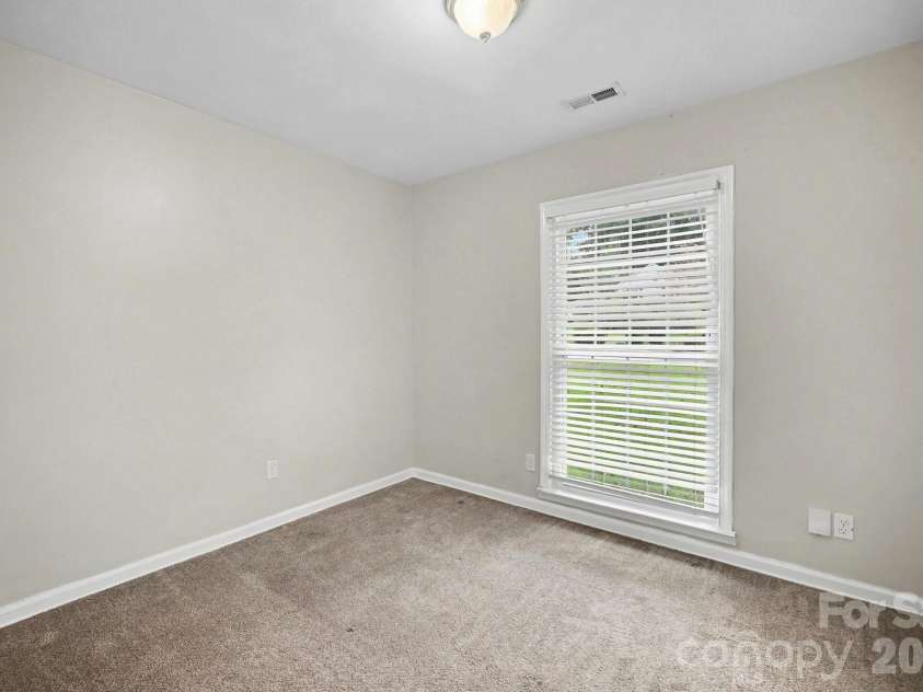 5508 Whistlewood Lane, Charlotte, NC 28208.  MLS# CAR4429497, YatesRealty ID 54218. 