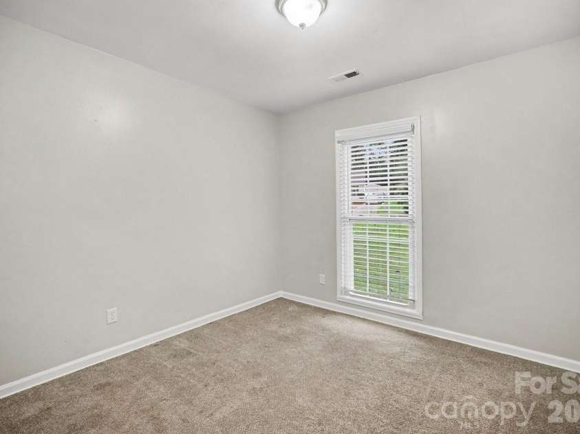 5508 Whistlewood Lane, Charlotte, NC 28208.  MLS# CAR4429497, YatesRealty ID 54218. 