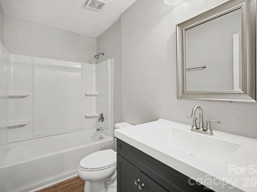 5508 Whistlewood Lane, Charlotte, NC 28208.  MLS# CAR4429497, YatesRealty ID 54218. 