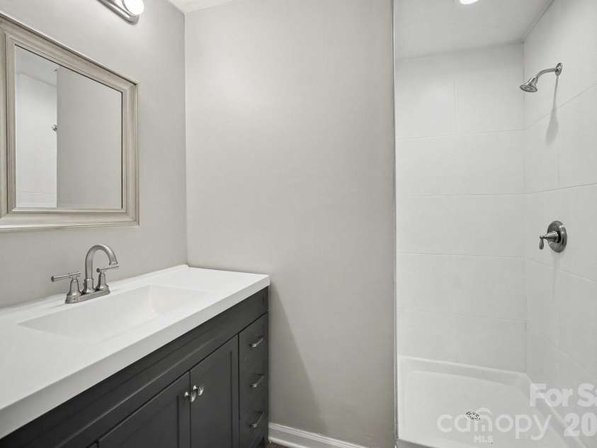 5508 Whistlewood Lane, Charlotte, NC 28208.  MLS# CAR4429497, YatesRealty ID 54218. 