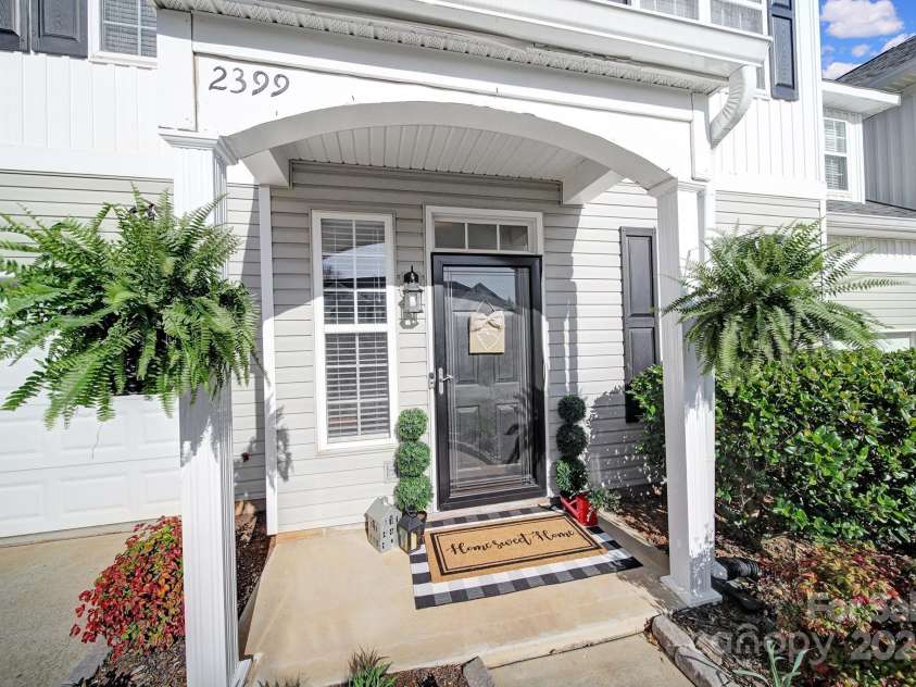 2399 Woodridge Drive, Fort Mill, SC 29715.  MLS# CAR4231680, YatesRealty ID 5422. 